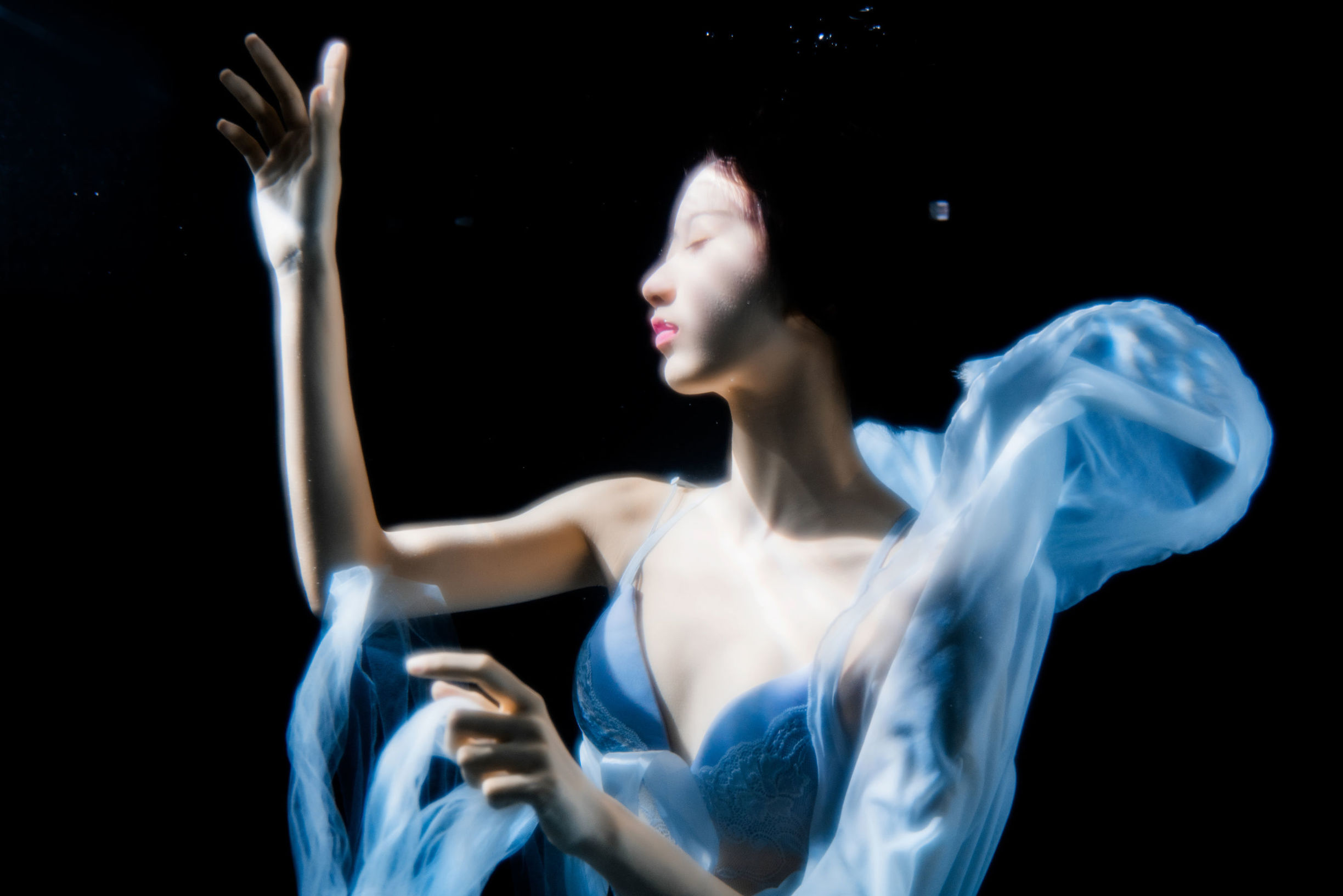 [网红COSER]萌系小姐姐木绵绵OwO清澈水下插图2